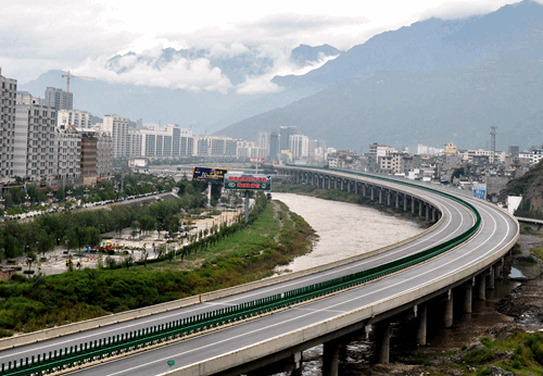 蘭海高速武罐端武都城區高架橋