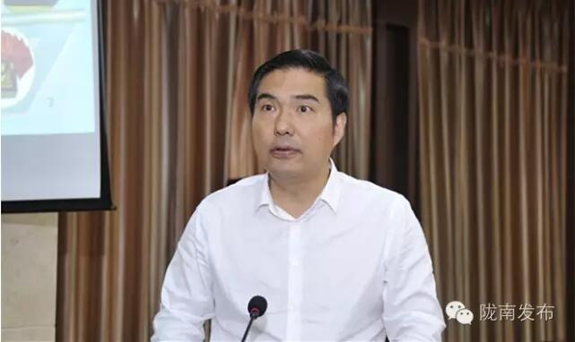 全國電商精準扶貧現場(chǎng)會(huì )在隴南召開(kāi)
