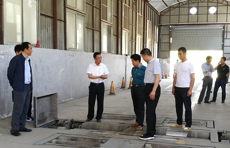 市委第三輪巡查第五巡查組深入市龍江城鄉發(fā)展集團下屬機動(dòng)車(chē)安全技術(shù)檢測公司和汽車(chē)服務(wù)公司開(kāi)展巡查工作