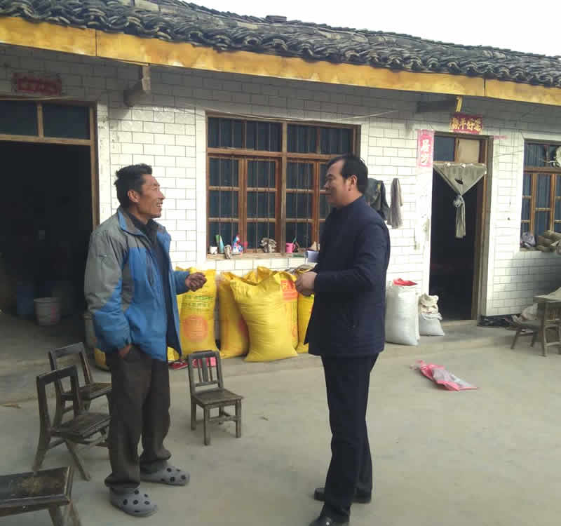 市龍江城鄉發(fā)展集團公司總經(jīng)理李錄順一行赴文縣橋頭鎮安子坡村開(kāi)展扶貧幫扶工作