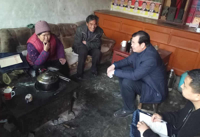 市龍江城鄉發(fā)展集團公司總經(jīng)理李錄順一行赴文縣橋頭鎮安子坡村開(kāi)展扶貧幫扶工作