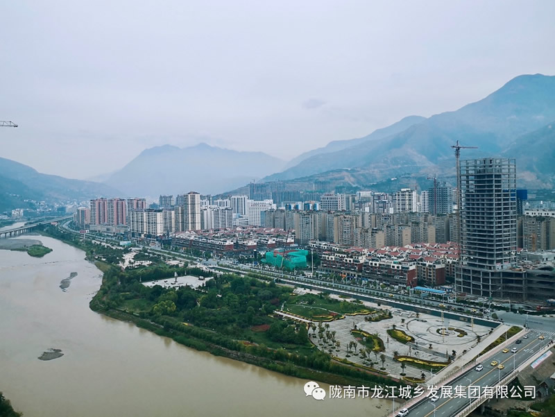 匠心傾注、喜封金頂——龍江?雙子座商住小區主體順利封頂