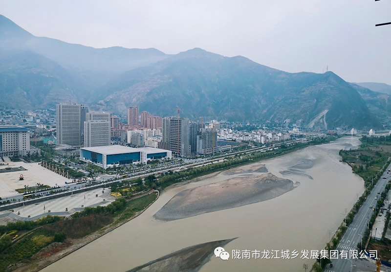 匠心傾注、喜封金頂——龍江?雙子座商住小區主體順利封頂