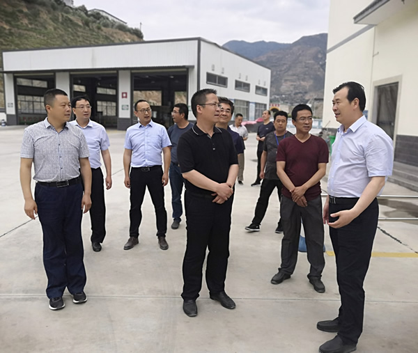 隴南市委常委、組織部部長(cháng)楊郃調研指導市龍江城鄉發(fā)展集團公司黨建工作