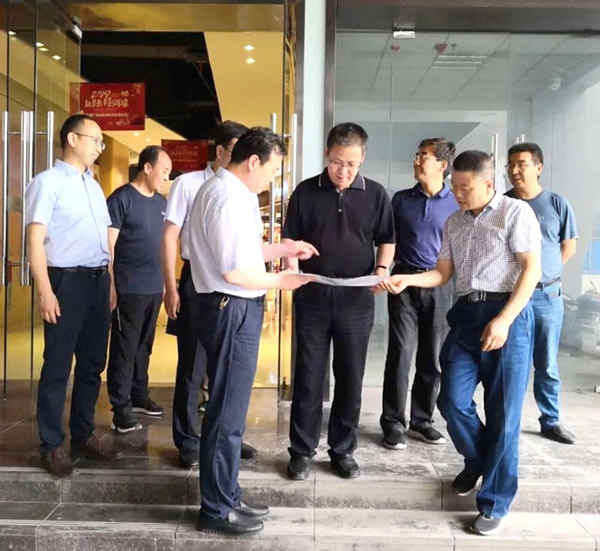 隴南市委常委、組織部部長(cháng)楊郃調研指導市龍江城鄉發(fā)展集團公司黨建工作