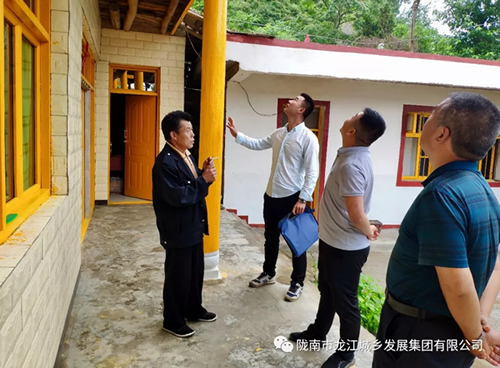 市龍江城鄉發(fā)展集團在橋頭鎮安子坡村積極開(kāi)展幫扶主題實(shí)踐活動(dòng)
