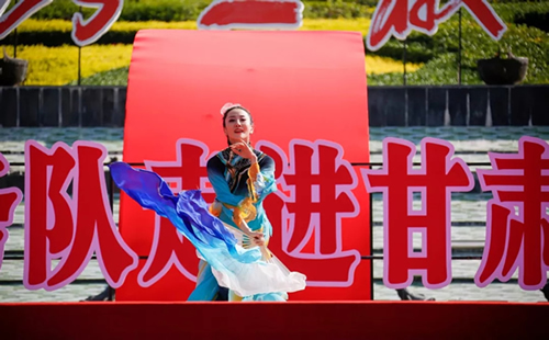 2019武都花椒產(chǎn)銷(xiāo)對接（電商）洽談會(huì )在階州廣場(chǎng)隆重開(kāi)幕~