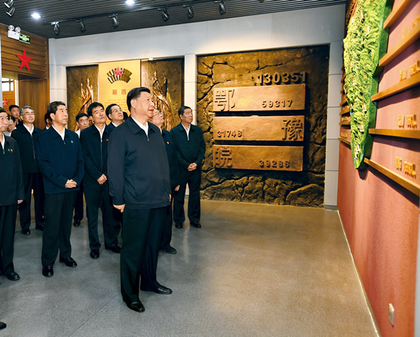 習近平：推進(jìn)黨的建設新的偉大工程要一以貫之