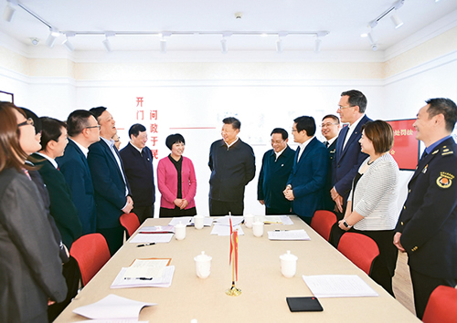 習近平：堅持、完善和發(fā)展中國特色社會(huì )主義國家制度 與法律制度
