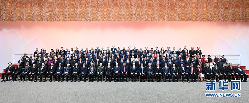 習近平會(huì )見(jiàn)澳門(mén)社會(huì )各界代表人士