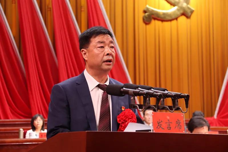 全市“兩優(yōu)一先”表彰大會(huì )隆重召開(kāi)