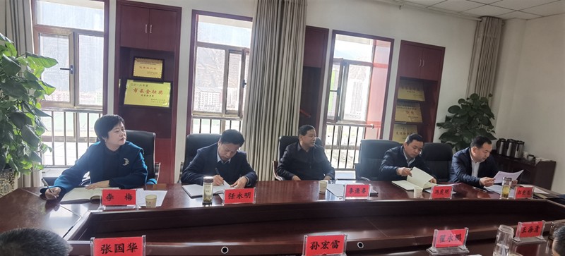 李逢春副市長(cháng)在市龍江集團公司調研指導工作