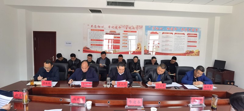 李逢春副市長(cháng)在市龍江集團公司調研指導工作